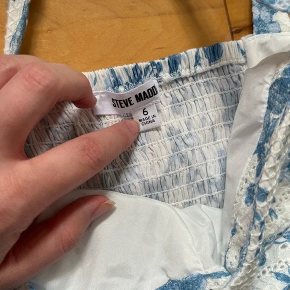 Steve Madden Sophia-Rose Dress in Faded Blue white floral Womens Size 6 Revolve - Picture 6 of 7